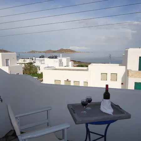 Vavanos Studios * Naousa (Paros)