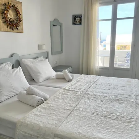 Vavanos Studios * Naousa (Paros)