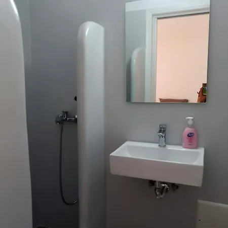 Vavanos Studios Guest house