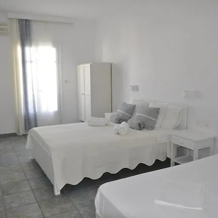 Vavanos Studios Naousa (Paros)