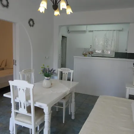 Vavanos Naousa (Paros)